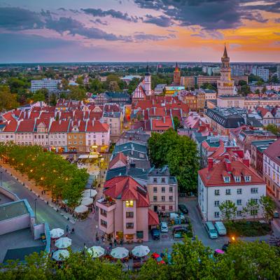 Eine Luftaufnahme der Stadt Opole / Oppeln (Polen) mit Blick auf den Kleinen Ring.