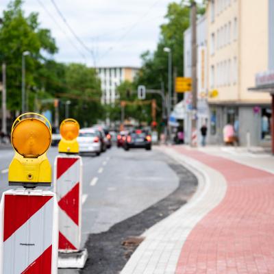 Kaiserstraße erhält einen rot gepflasterten Fahrradstreifen