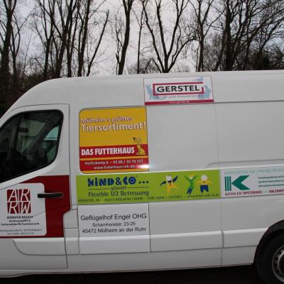 neuer weißer Transporter