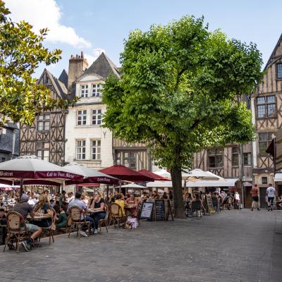 Bars und Cafes in der französischen Partnerstadt Tours.