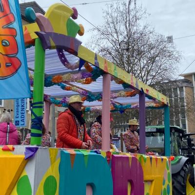 aktive Narren beim Rosenmontagszug 2026