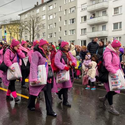 aktive Narren beim Rosenmontagszug 2026