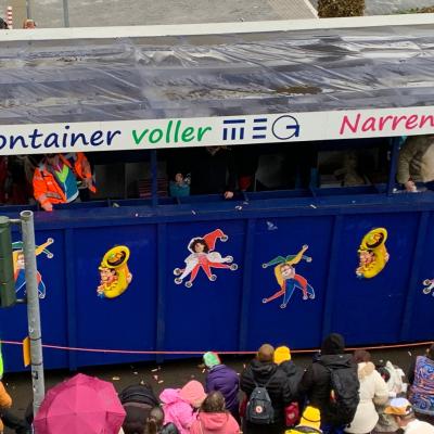 Wagen der MEG beim Rosenmontagszug 2026