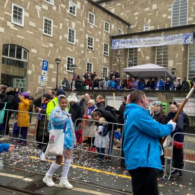 aktive Narren beim Rosenmontagszug 2026