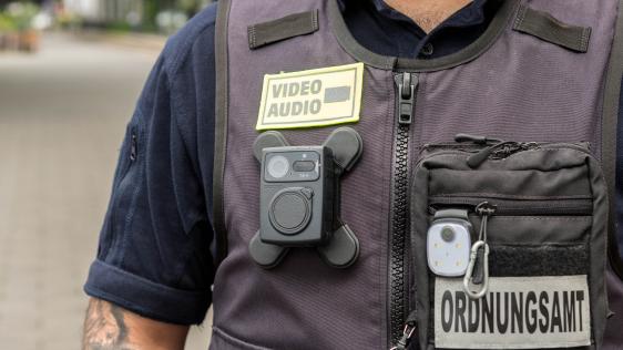 KOD-Mitarbeiter mit Bodycam
