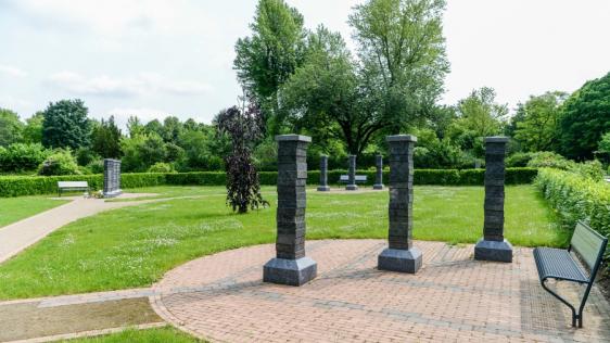 Hainbestattungen für Urnen auf dem Hauptfriedhof
