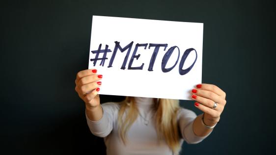  Zwei von drei Frauen erfahren in ihrem Leben sexuelle Belästigung. Doch erst die #metoo-Bewegung sorgte dafür, dass das Thema weltweit Gehör fand.