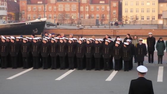 Feierliches Gelöbnis und Vereidigung in Bremerhaven im Jahr 2011.