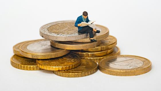 Modellfigur auf Euro-Münzen.