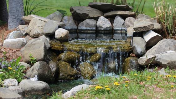 Brunnen im Garten.