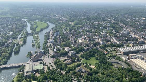Blick über die Müga und das angrenzende Ruhrtal