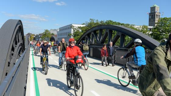 Eröffnung des ersten Abschnittes des Radschnellweges Ruhr (RS 1), von der Ruhrpromenade bis zur Hochschule Ruhr West.