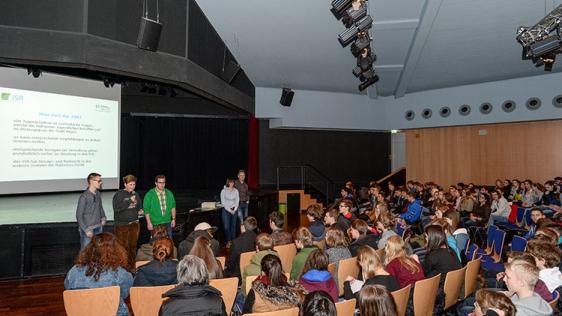 Infoveranstaltung zur Wahl des Jugendstadtrat in der Aula des Gymnasium Broich. 