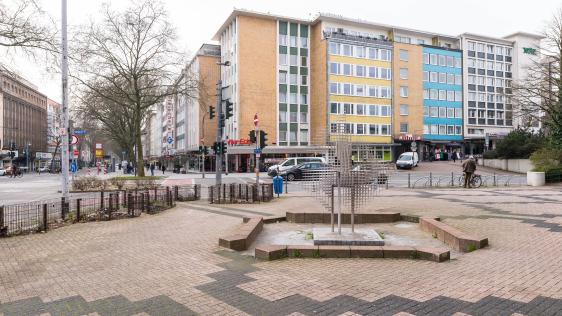 Hinweisschilder in der Mülheimer Innenstadt