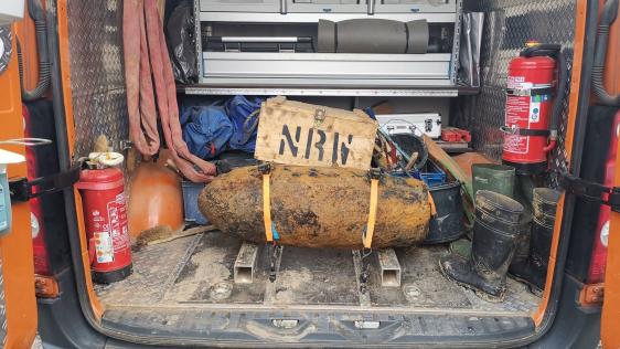  Entschärfung einer Fünf-Zentner-Bombe aus dem zweiten Weltkrieg durch den Kampfmittelbeseitigungsdienst der Bezirksregierung Düsseldorf