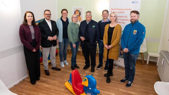 Gruppenfoto im Rahmen der Gesundheitssprechstunde in der Praxis für Kinder- und Jugendmedizin in Styrum