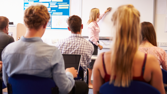 Schüler*innen im Unterricht