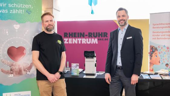 Dr. Frank Pisani (Amtsleitung Amt für Gesundheit und Hygiene) und Matthias Böttcher (Center Manager Rhein-Ruhr Zentrum)
