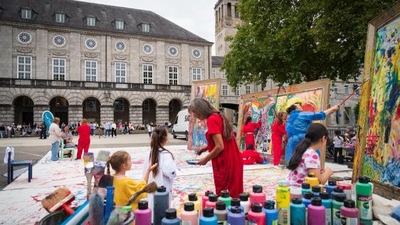 Live Painting auf dem Rathausmarkt im Rahmen des Bürgermitwirkungsbudgets