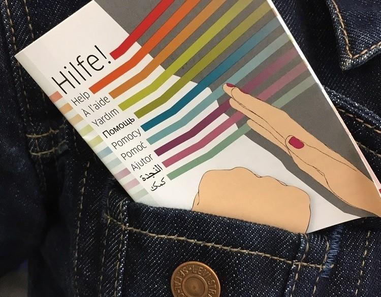 Ausschnittfoto: Hilfe! für Frauen nach Gewalterfahrung bietet ein neues handliches Pocketheft.