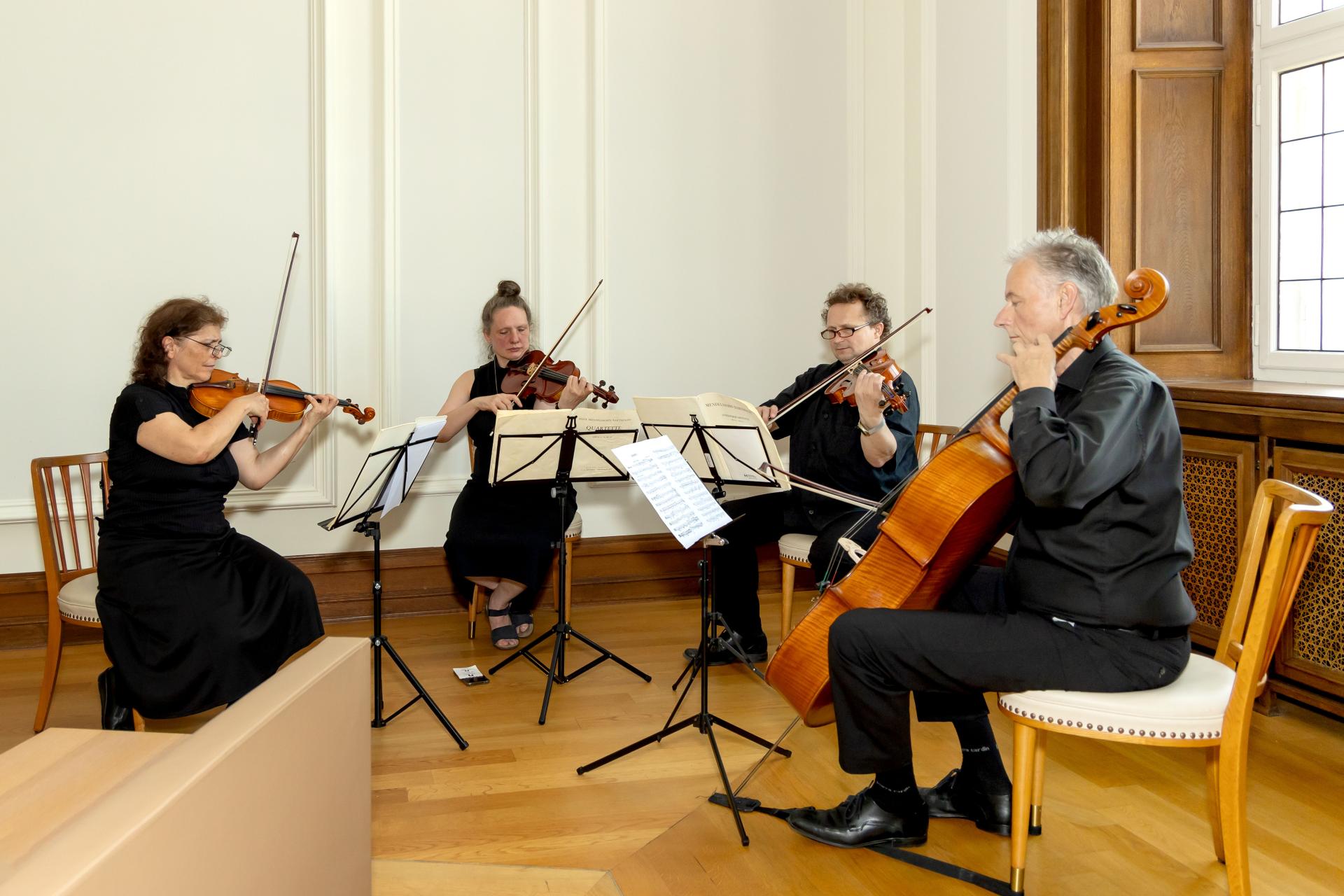Musikalisch gestaltet wurde der Festakt vom „Wladigerov-Quartett“. 