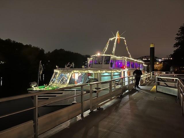 Die After Work Party, eine Kooperation der Betriebe der Stadt und der Gleichstellungsstelle, fand am 7. November 2024 an Bord der Weißen Flotte statt. Das Ladies Special war gut besucht und die Frauen genossen den Abend bei guter Musik und Cocktails.