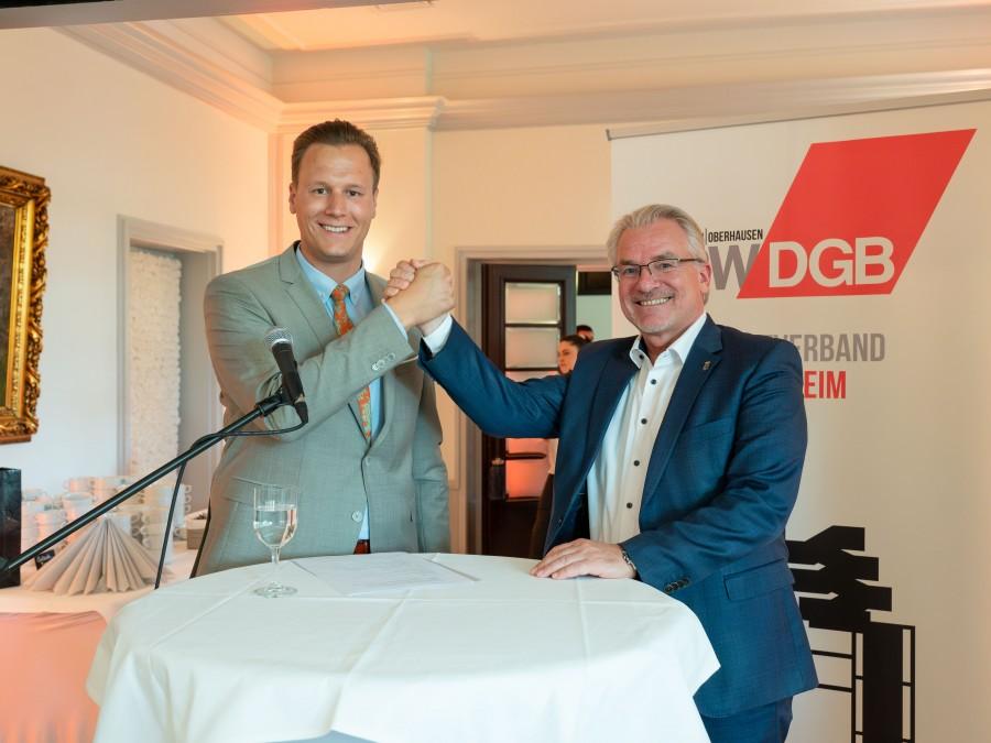 Arbeitnehmer-Empfang der Stadt Mülheim an der Ruhr. Filip Fischer (Vorsitzender DGB Stadtverband Mülheim) und Oberbürgermeister Marc Buchholz im Schloss Styrum.