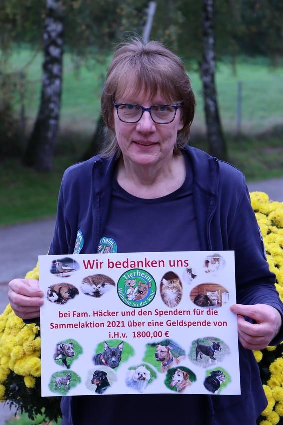 Spendenübergabe zugunsten des Tierheims