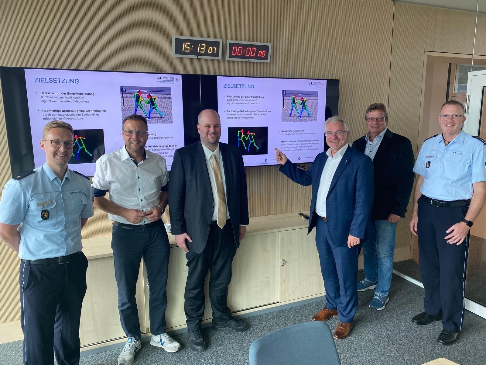 Gruppenfoto intelligenter Videoschutz