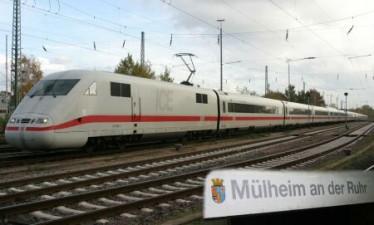 ICE 1 der Deutschen Bahn AG auf dem Namen "Mülheim an der Ruhr"
