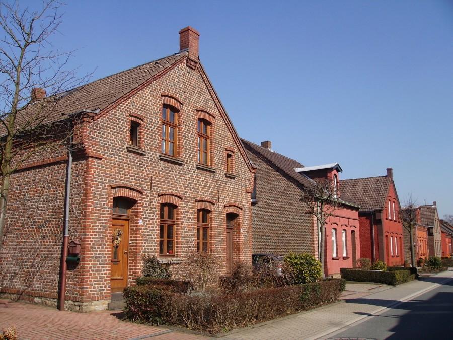 Häuserzeile in der Mausegatt-Siedlung, eine historische Bergbau-Siedlung in Mülheim an der Ruhr