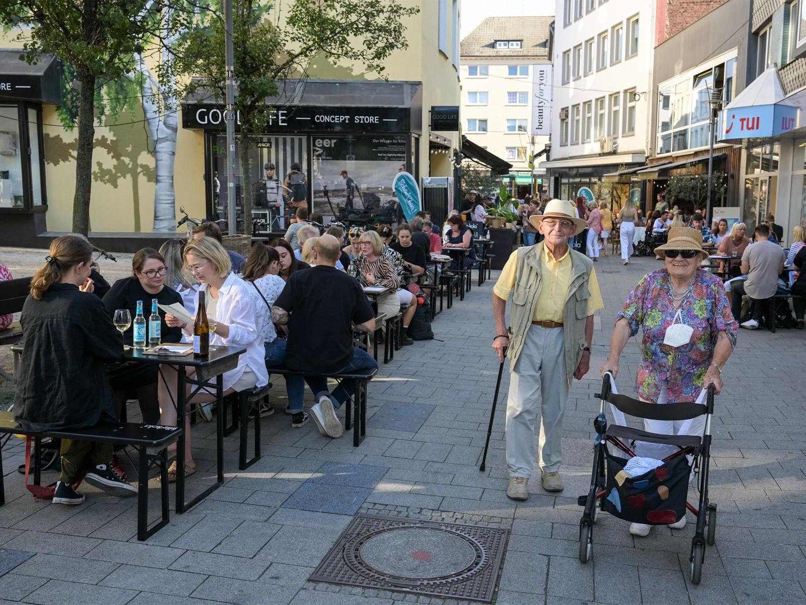 Besucherinnen und Besucher der Veranstaltung "Schön hier!"