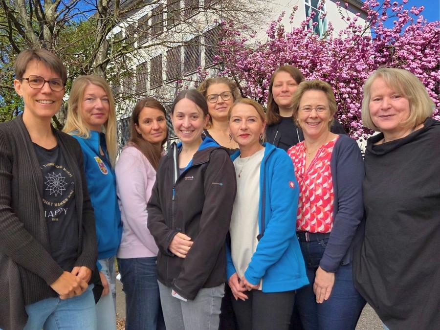 Neun Mitarbeiterinnen vom Amt für Gesundheit und Hygiene bilden das Impfpasscheck-Team.