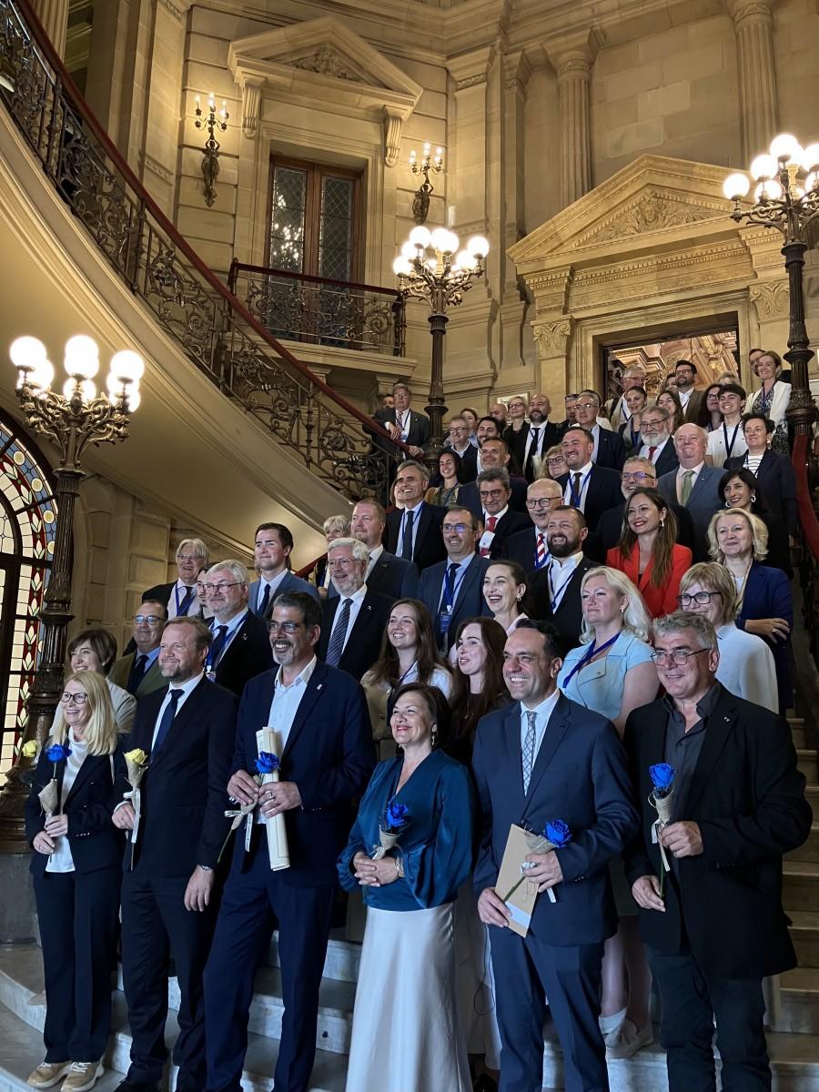Bürgermeister Markus Püll (links im Bild) mit weiteren Teilnehmer*innen der Feierlichkeiten zum 70-jährigen Jubiläum des Europapreises.