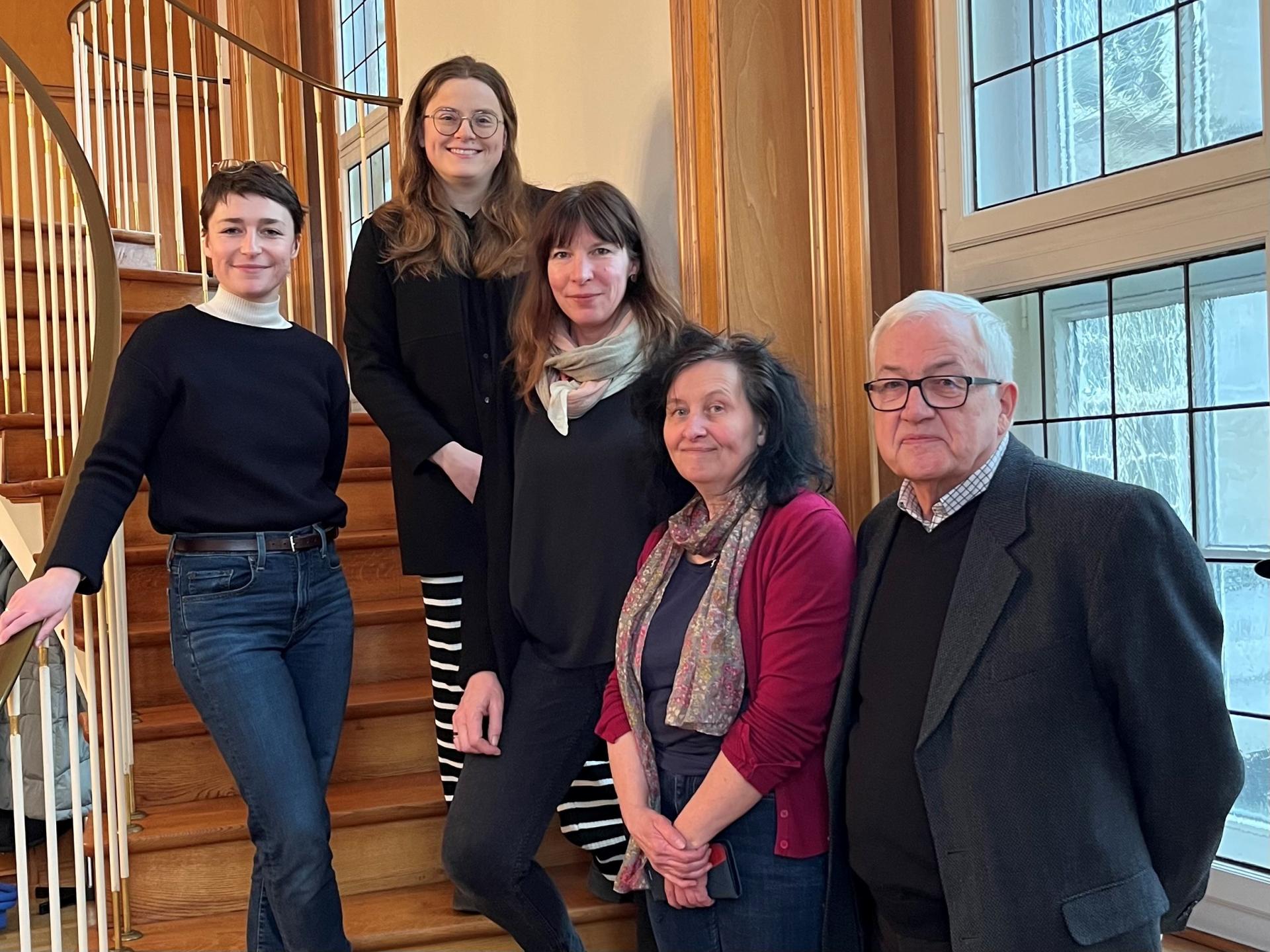 Künstlerin Justine Ghinter aus der französischen Partnerstadt Tours, Bürgermeisterin Ann-Kathrin Allekotte, Mülheimer Künstlerin RonA Nekes, Vorstandsvorsitzende der AGMK Karin Dörre, Kunsthistoriker und Vorsitzender des Fördervereins Mülheimer Städtepartnerschaften e.V. Dr. Gerhard Ribbrock (von links nach rechts) bei einem Empfang im Rathaus.