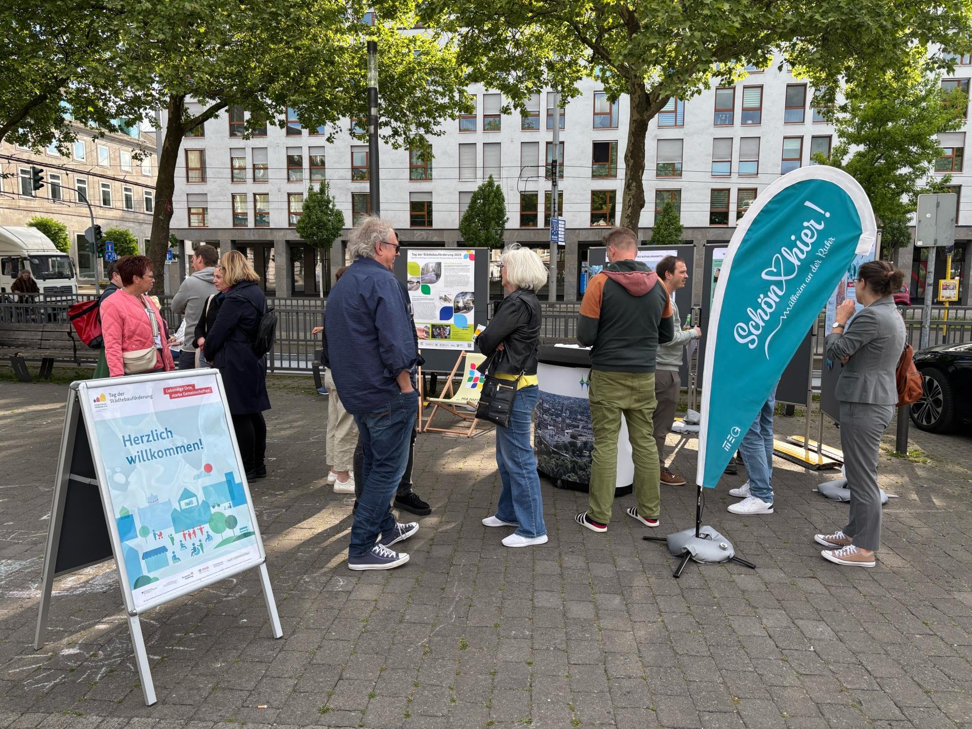 Infostand des Stadtplanungsamtes im Rahmen des diesjährigen Tages der Städtebauförderung 2025