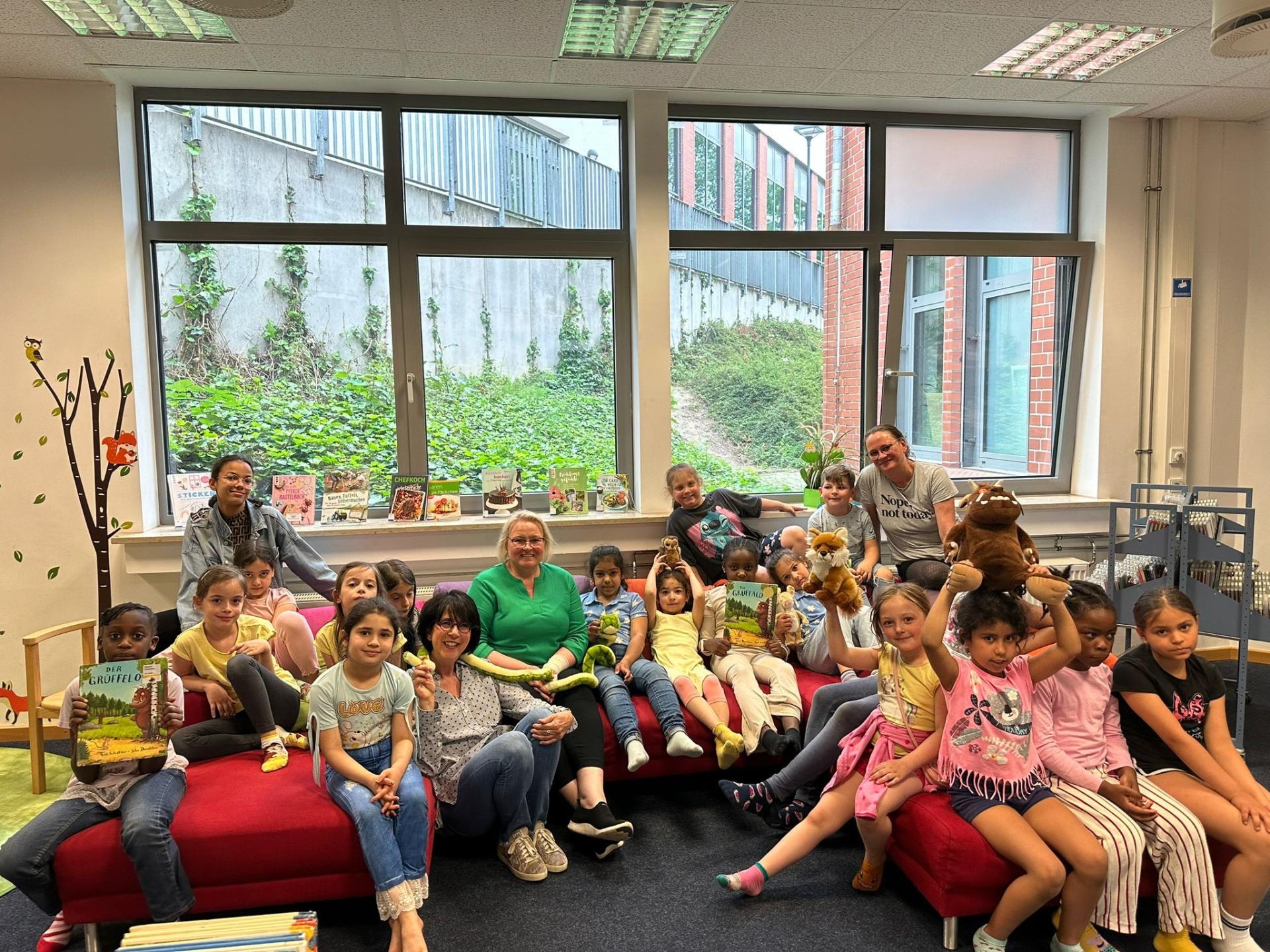 Veranstaltung Lesestart mehrsprachig in der Schul- und Stadtteilbibliothek Styrum.