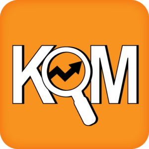 Das Bild zeigt zwei große Buchstaben (K und M) und in der Mitte dieser eine Lupe mit einem schwarzen Pfeil