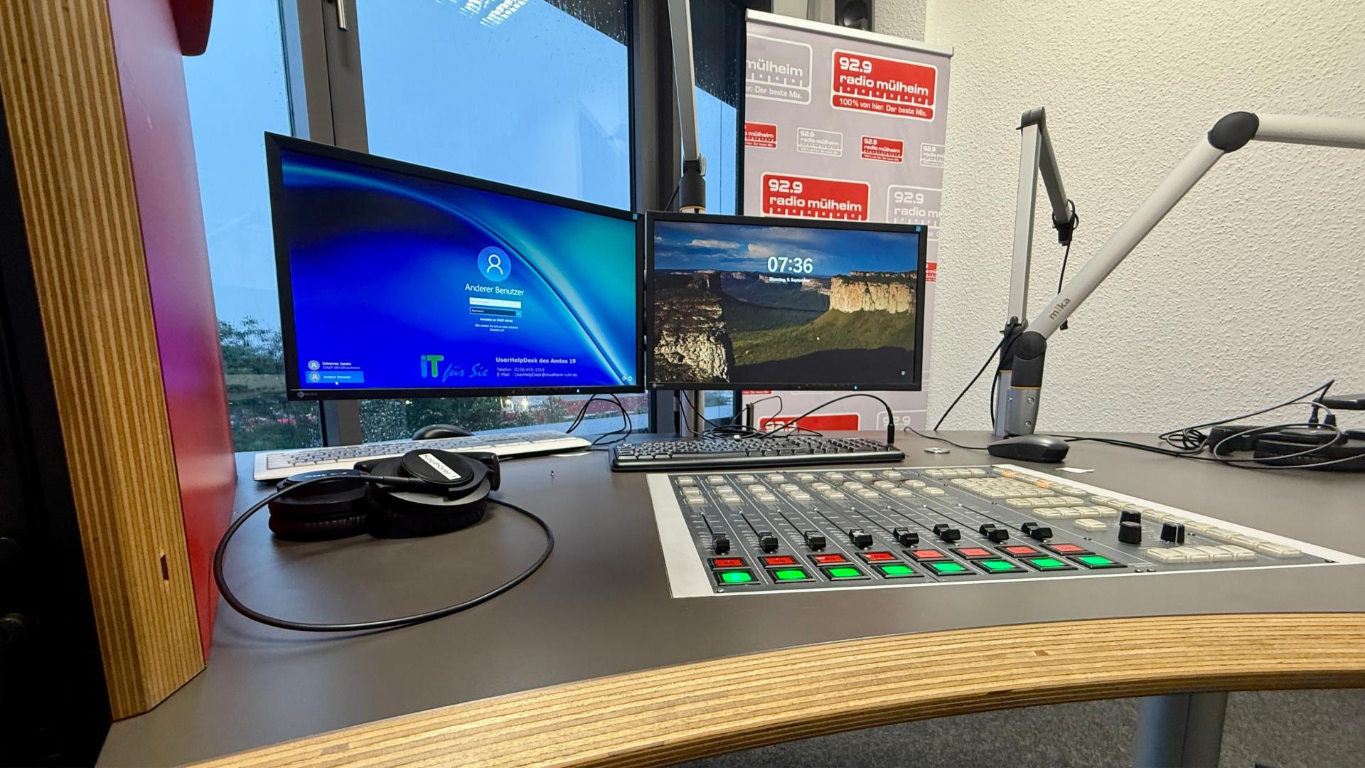 Das Radiostudio des Notfallinformationsradios in der Feuerwache in Broich.