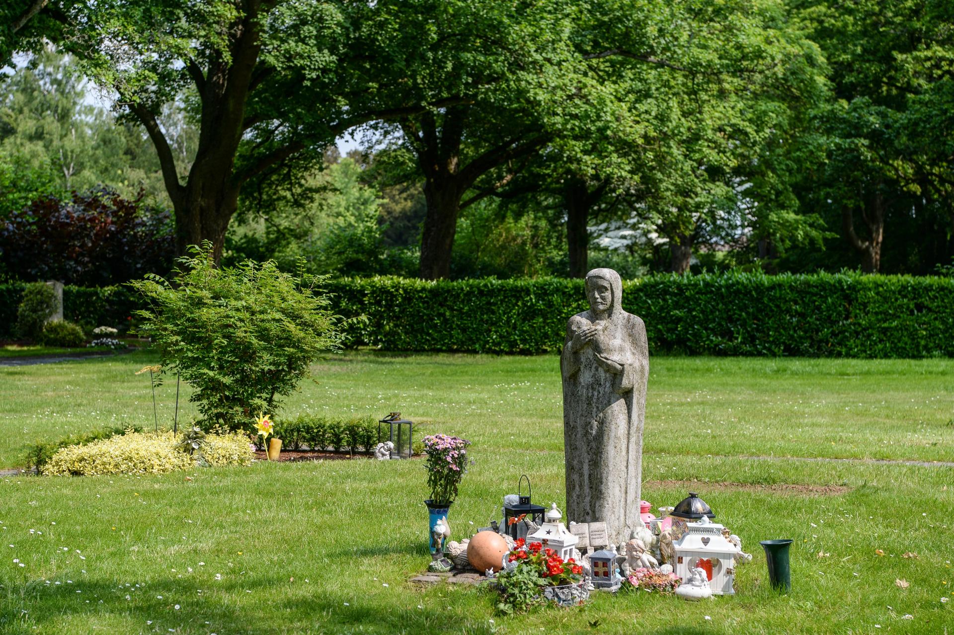 Sternenkinderfeld auf dem Hauptfriedhof in Mülheim