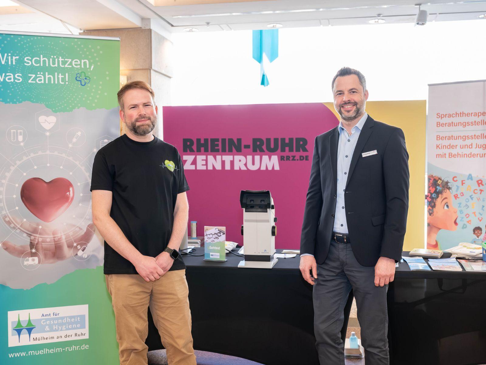 Dr. Frank Pisani (Amtsleitung Amt für Gesundheit und Hygiene) und Matthias Böttcher (Center Manager Rhein-Ruhr Zentrum)