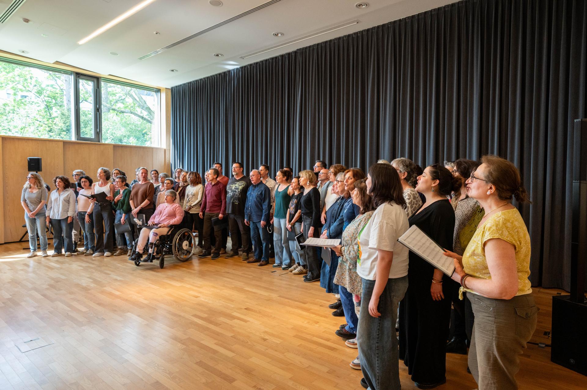 Musikalische Begegnung mit der französischen Partnerstadt Tours: Der Febvotte-Chor aus der französischen Partnerstadt Tours.