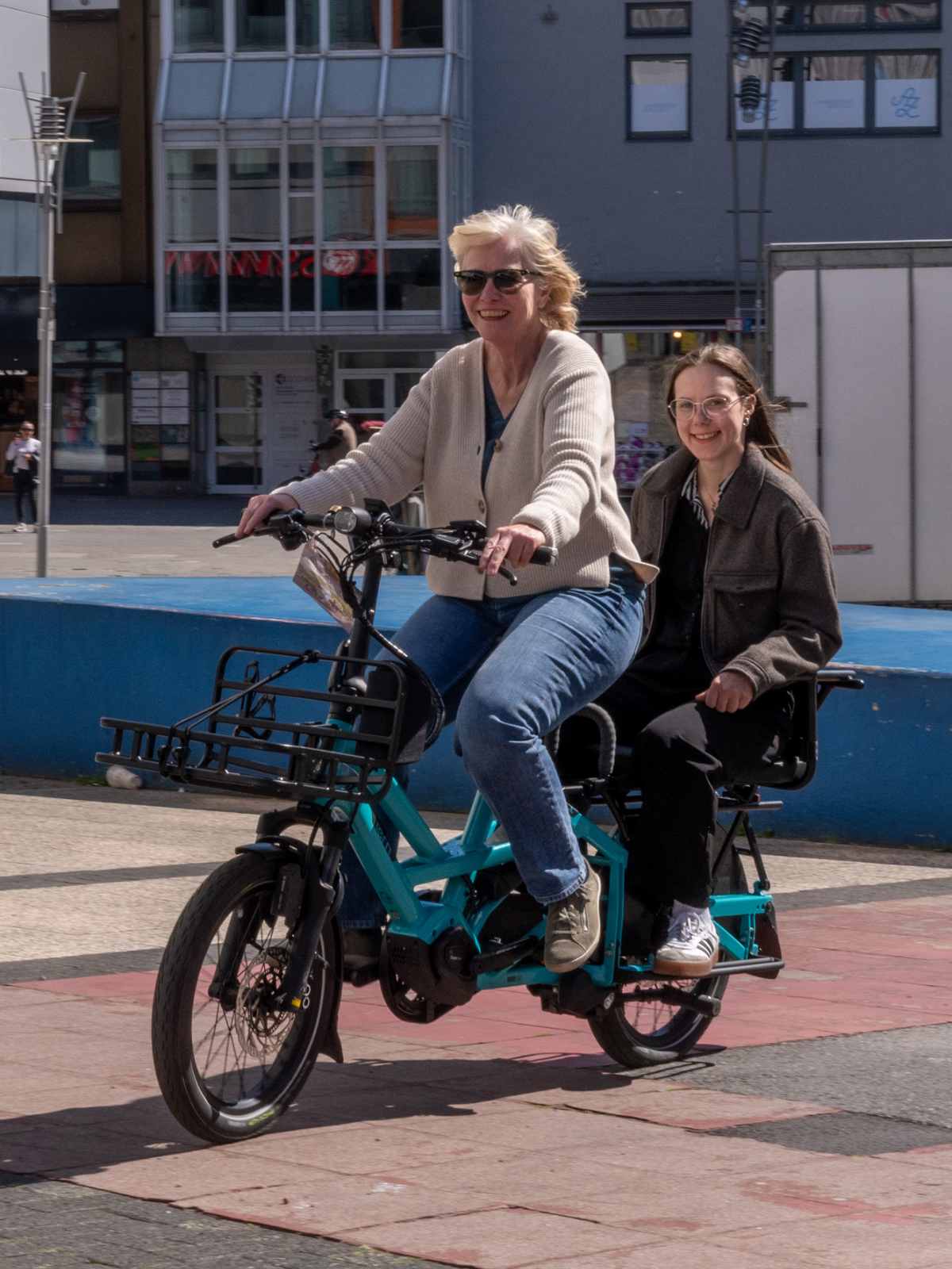 Lastenrad mit zwei Personen