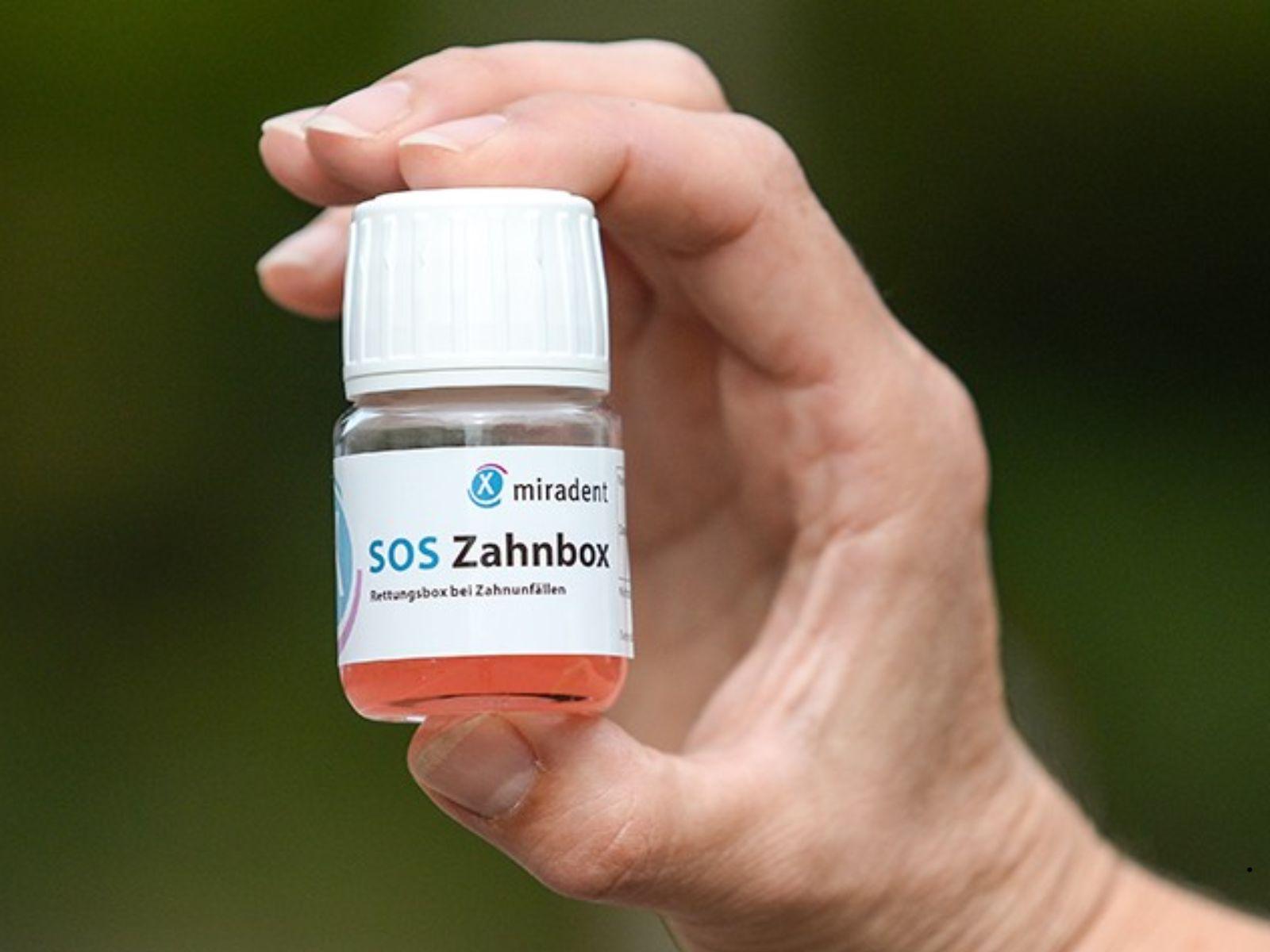 Eine Zahnrettungsbox