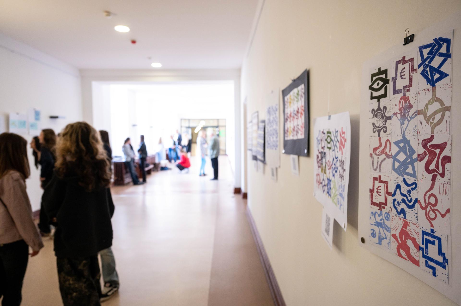 Schülerinnen und Schüler der Europaschulen setzten sich in der Europawoche 2026 kreativ und kritisch mit der Zukunft Europas auseinander.