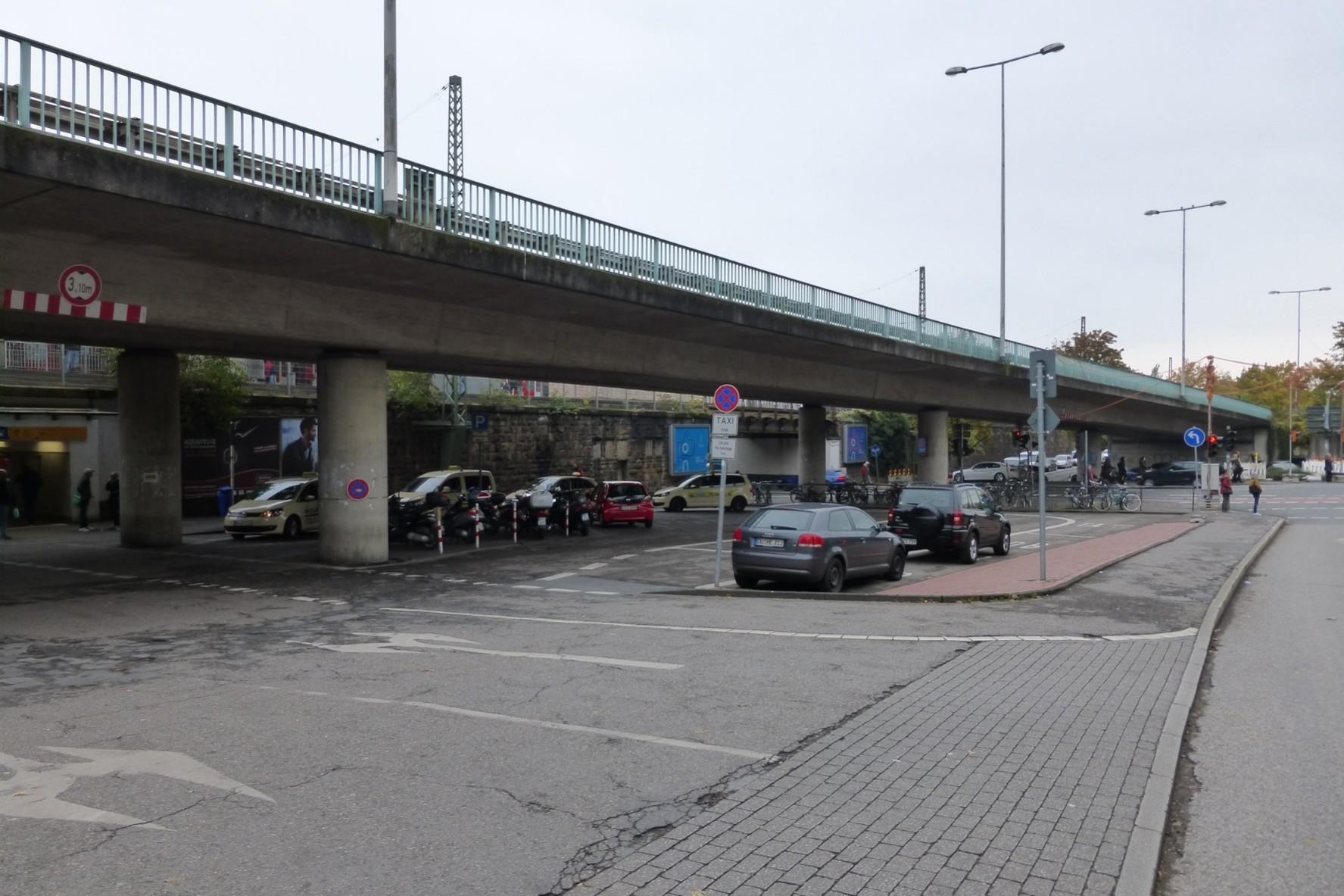 Der nördliche Bahnhofsvorplatz vor der Umgestaltung