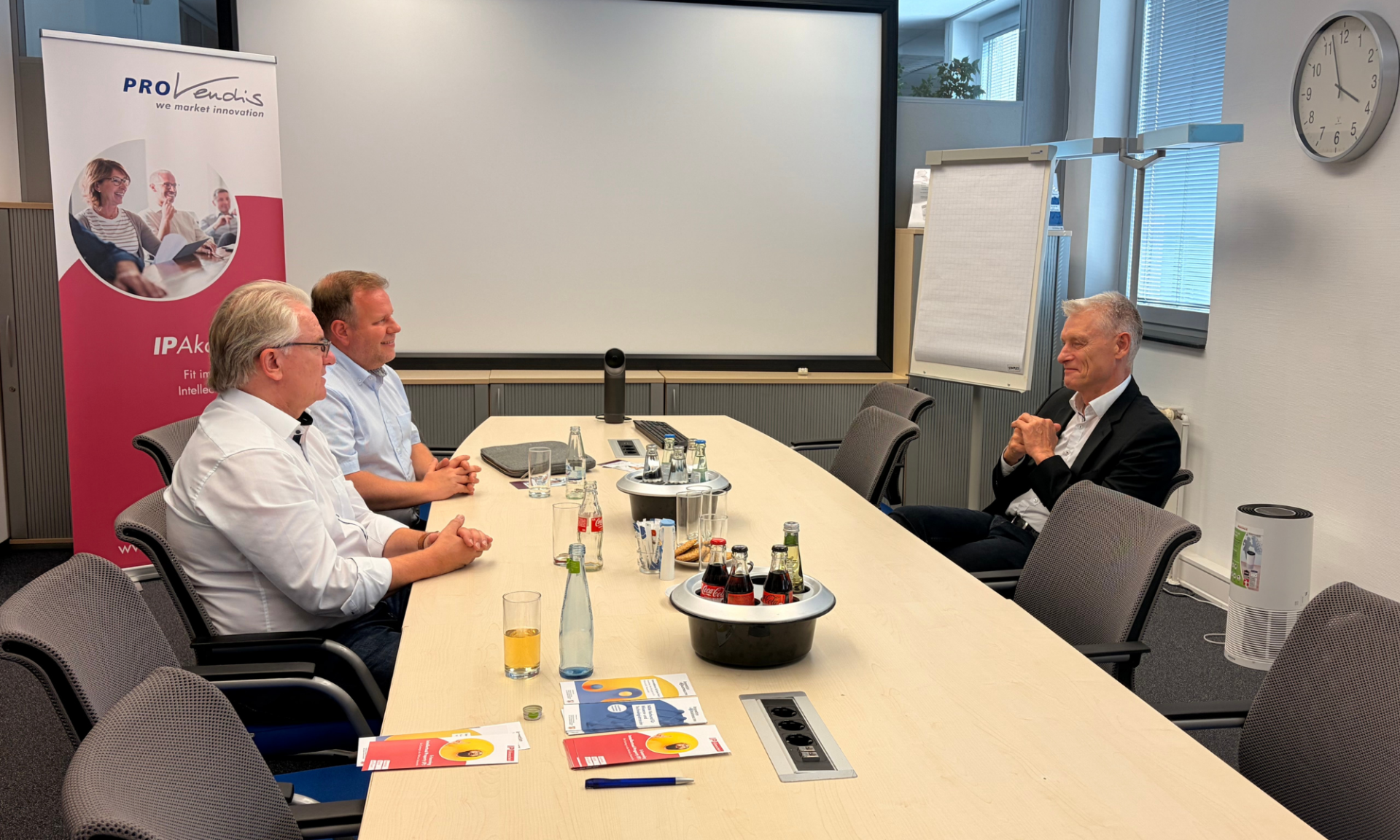 Oberbürgermeister Marc Buchholz bei der PROvendis GmbH