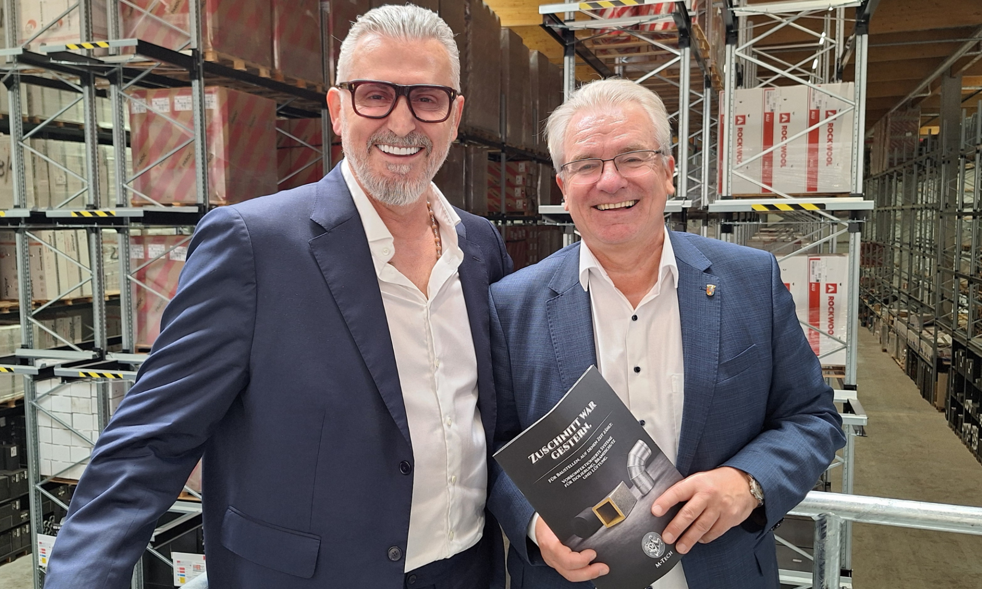 Oberbürgermeister Marc Buchholz bei der Armbrust GmbH