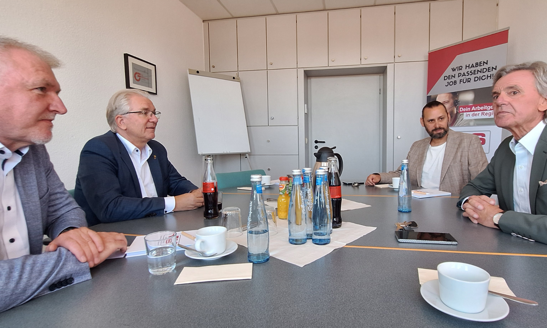 Oberbürgermeister Marc Buchholz auf Sommertour bei TAS Mülheim GmbH.
