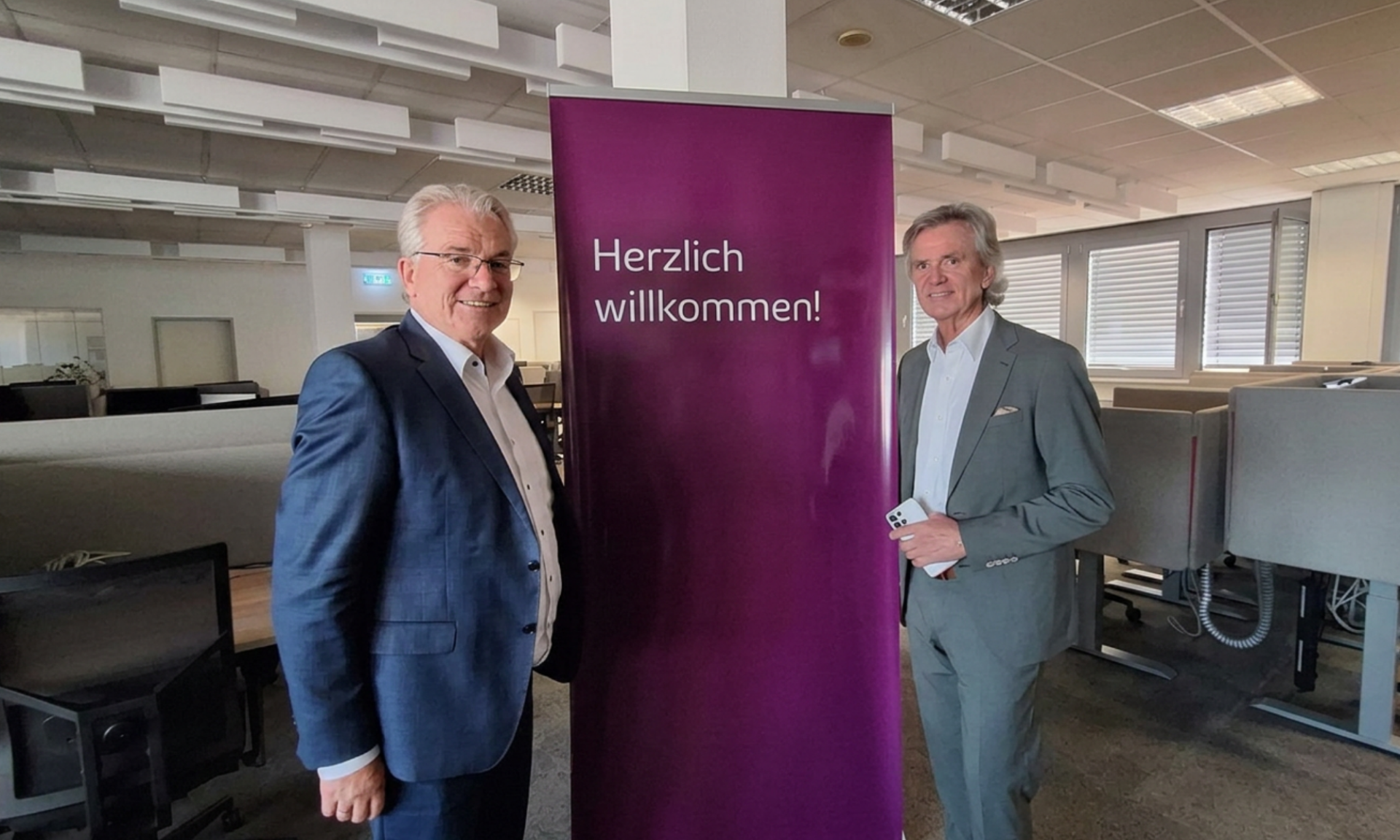 Oberbürgermeister Marc Buchholz auf Sommertour bei TAS Mülheim GmbH.